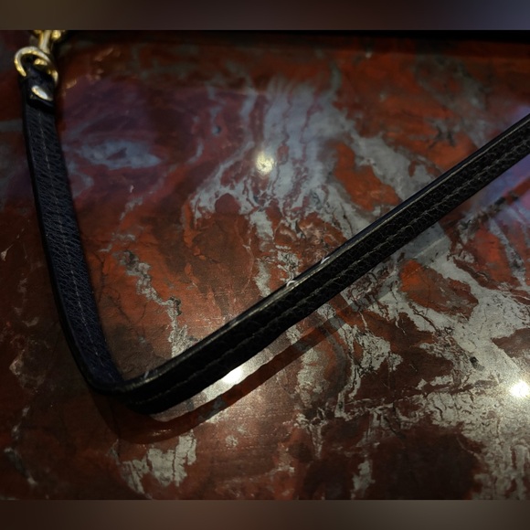 Authentic Coach Small Purse with shoulder strap - Picture 9 of 10